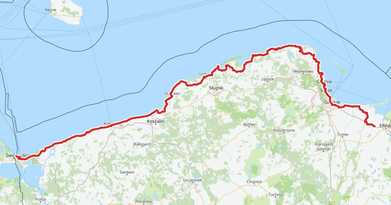 Mapa z zaznaczoną trasą rowerową wzdłuż Bałtyku, od Świnoujścia po Elbląg, przez Koszalin, Słupsk i Gdańsk.